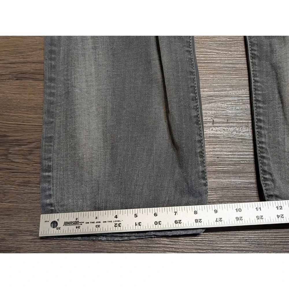 DKNY Soho Jeans Mens 36x30 Gray Faded Denim Cross Patch Back Pockets Y2K Grunge